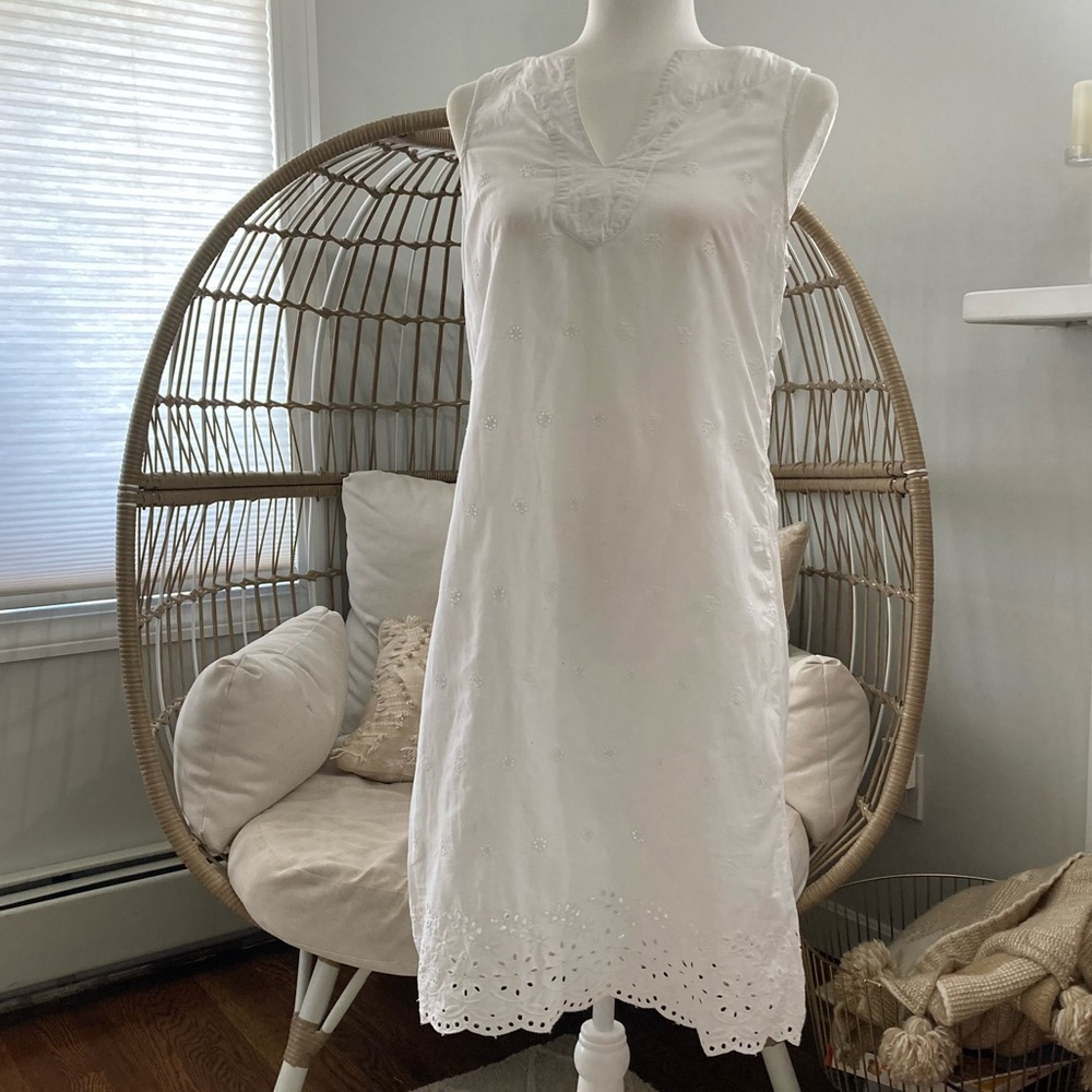 Laura Scott Sleeveless‎ Eyelet Dress Women’s Size 6P White Floral V Neck Zipper